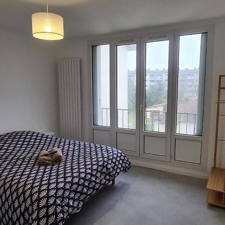 Private Room In Shared Apartment IV Beauvais Eksteriør bilde