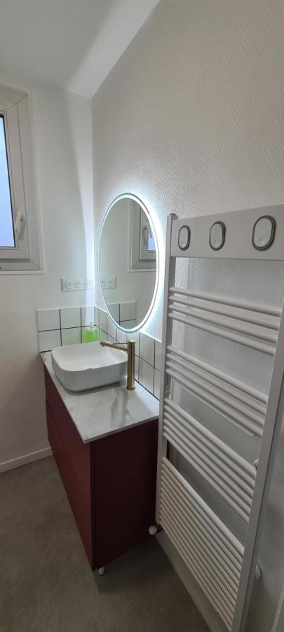Private Room In Shared Apartment IV Beauvais Eksteriør bilde
